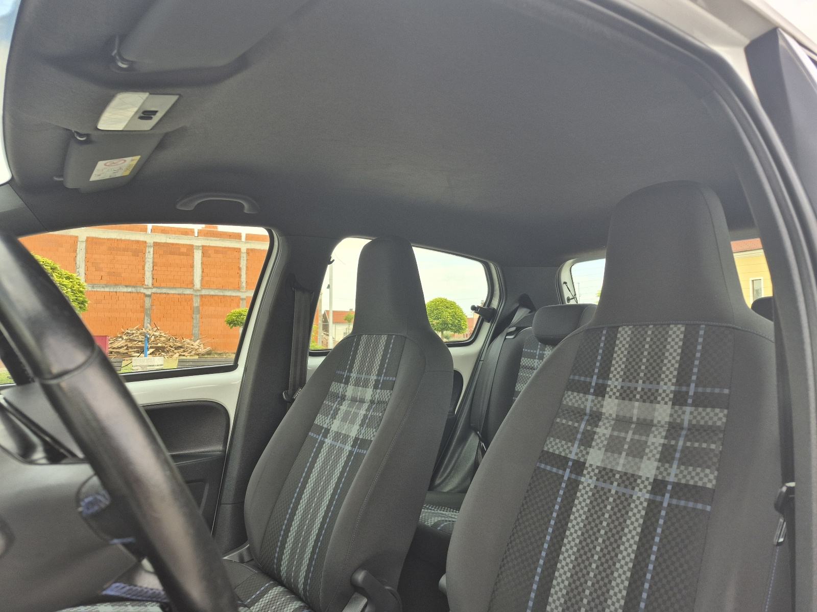 VW Up! 1,0 Benzin,Klima,navigacija,grijanje sjedala,alu,crno nebo, fotografija 16