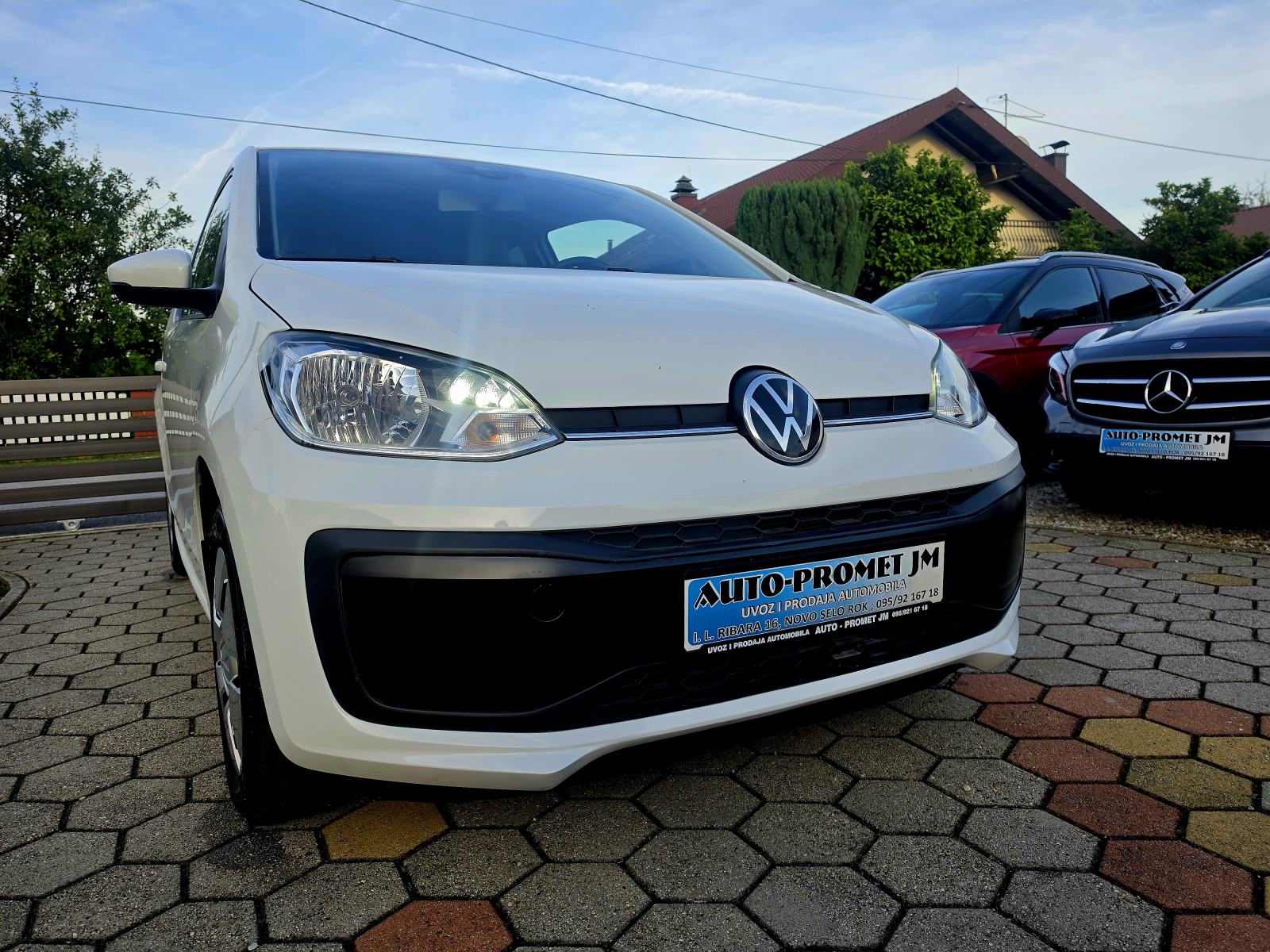 VW Up! 1,0 BENZIN,,ODLIČAN,,SERVISNA,,92080KM, fotografija 3