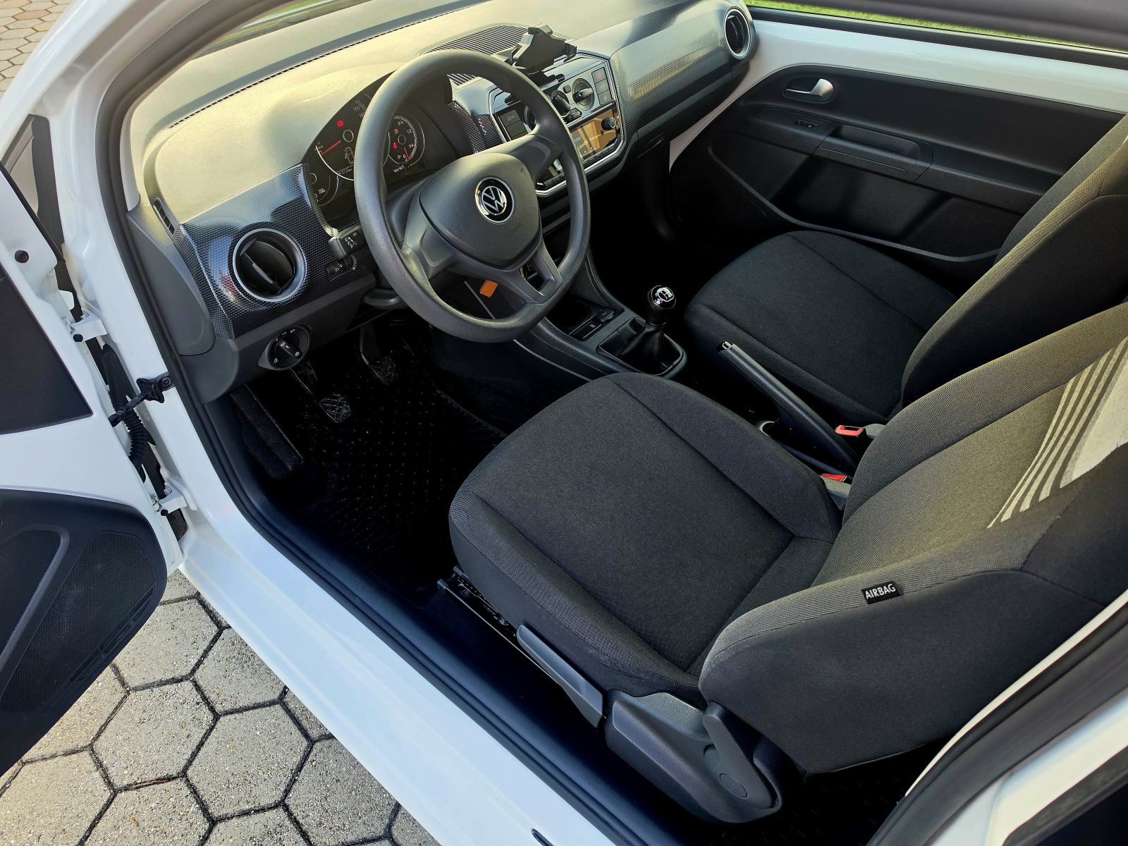 VW Up! 1,0 BENZIN,,ODLIČAN,,SERVISNA,,92080KM, fotografija 10