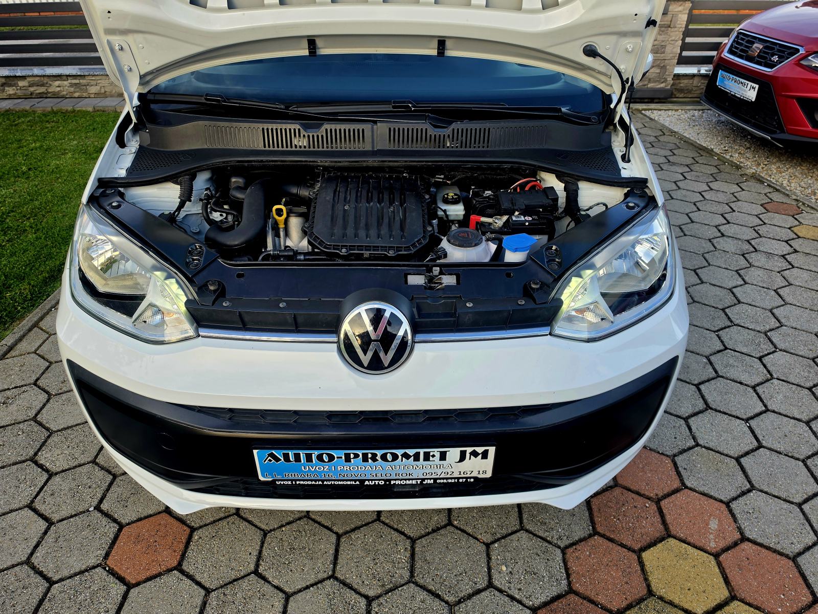 VW Up! 1,0 BENZIN,,ODLIČAN,,SERVISNA,,92080KM, fotografija 14