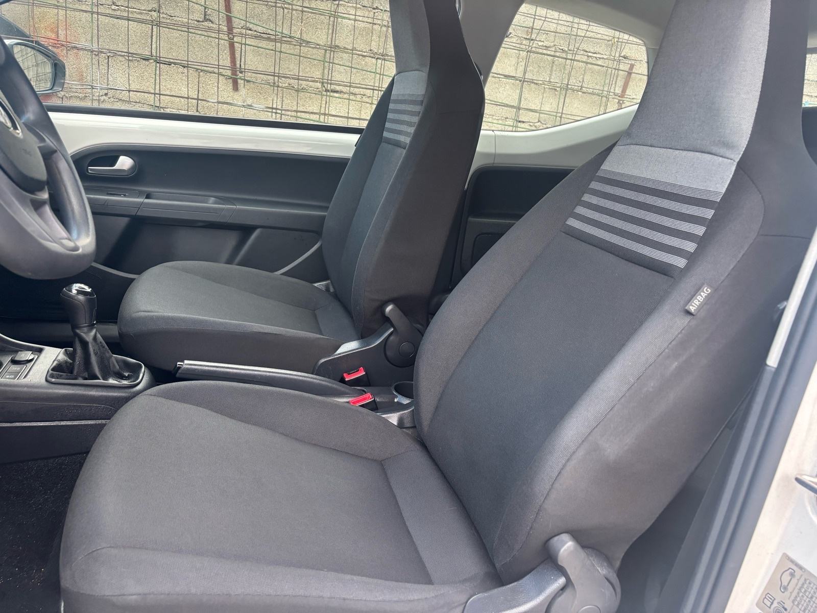 VW Up! 1,0 Malo km Reg 08/2027 Klima nove kočnice, fotografija 11