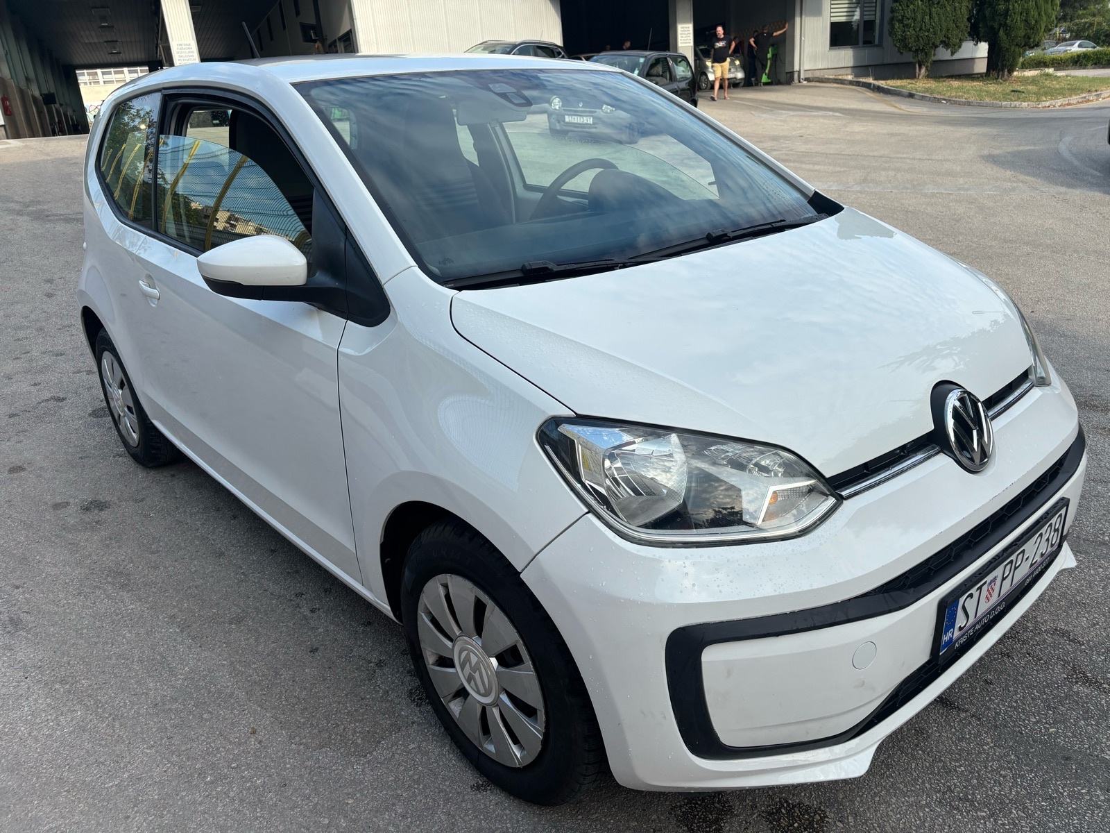 VW Up! 1,0 Malo km Reg 08/2027 Klima nove kočnice, fotografija 3