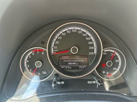 VW Up! 1,0 reg.god.dana..vozilo trenutno u Šibeniku, fotografija 5
