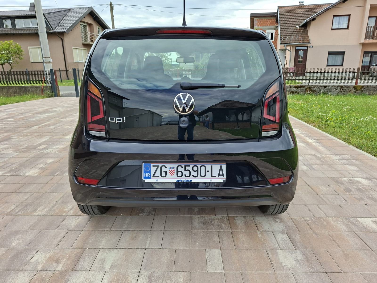 VW Up! 1,0*GARANCIJA 1.GOD.*KLIMA*REG .04/2027*KREDIT-KARTICE*ODLICAN*, fotografija 6