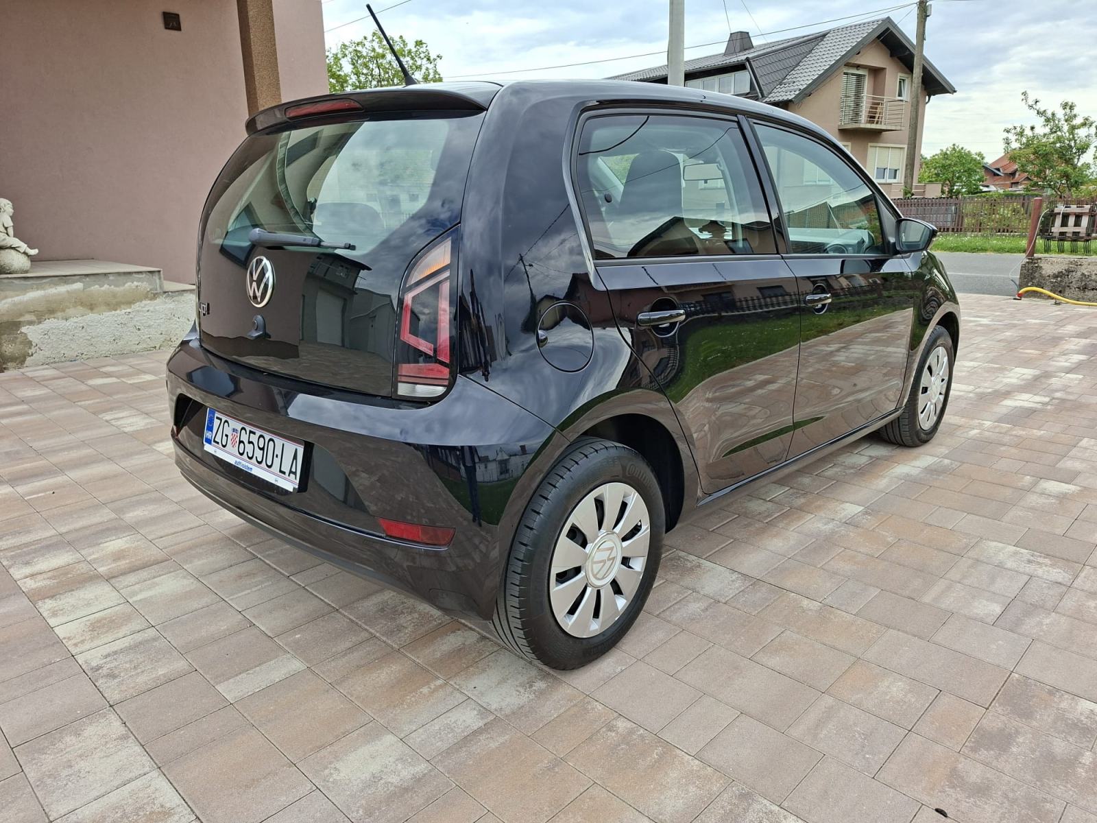 VW Up! 1,0*GARANCIJA 1.GOD.*KLIMA*REG .04/2027*KREDIT-KARTICE*ODLICAN*, fotografija 5