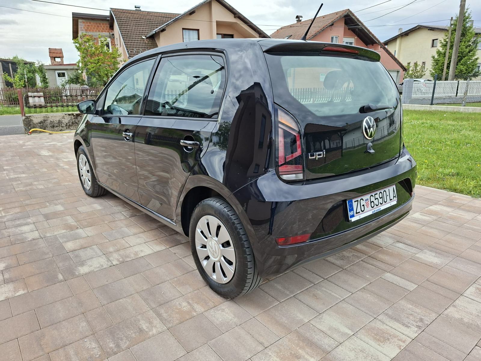 VW Up! 1,0*GARANCIJA 1.GOD.*KLIMA*REG .04/2027*KREDIT-KARTICE*ODLICAN*, fotografija 7