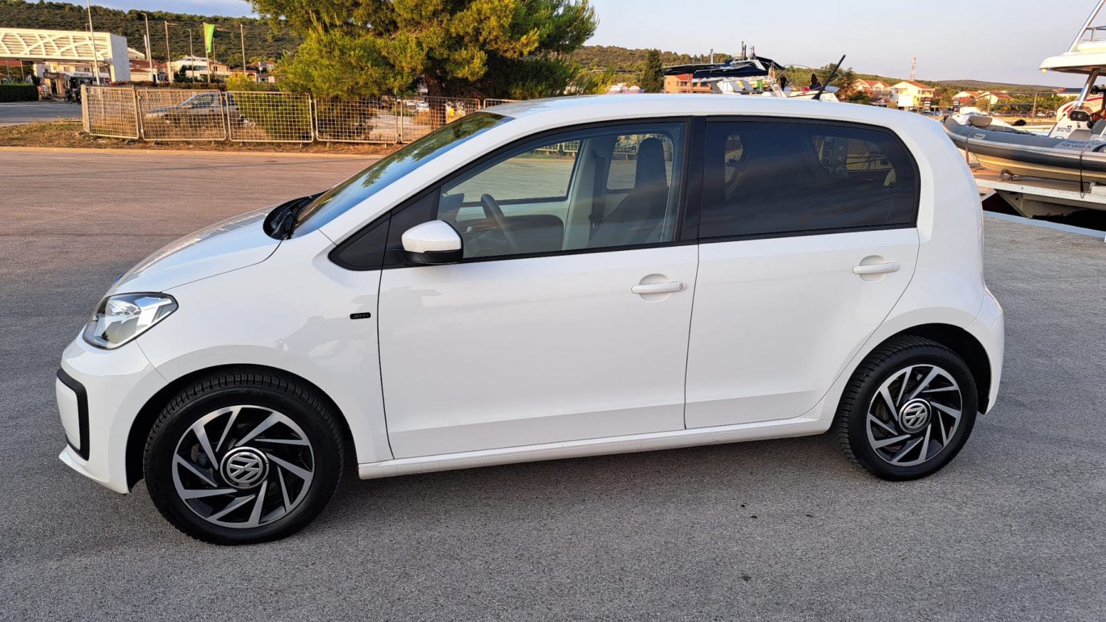 VW Up! 1,0 *JOIN* 2018god, 55kw, 5 vrata, Oprema,, fotografija 5