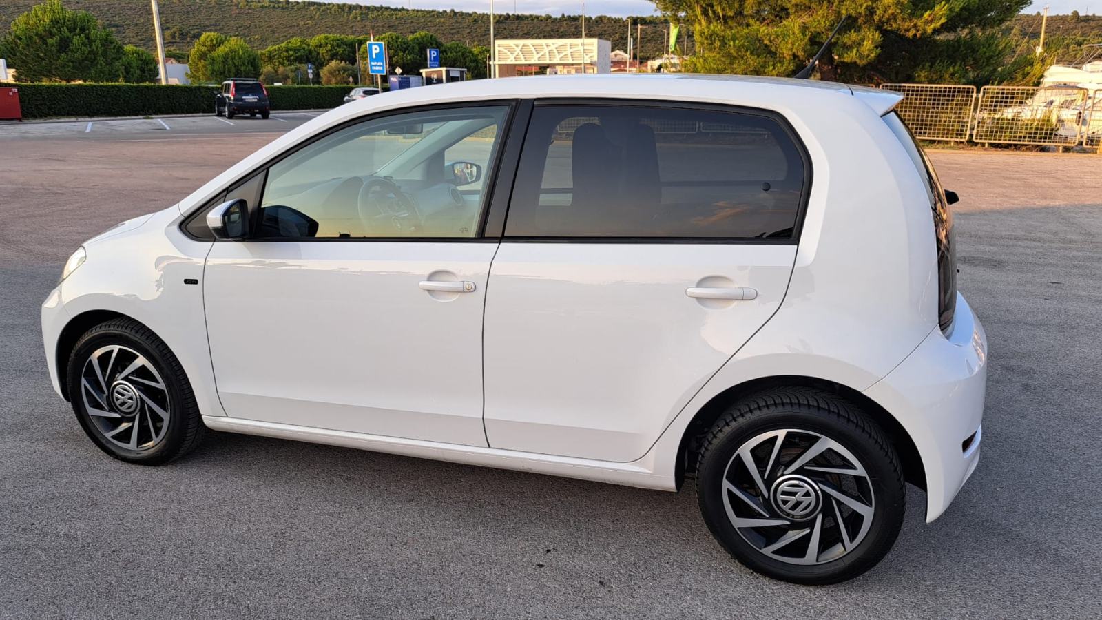 VW Up! 1,0 *JOIN* 2018god, 55kw, 5 vrata, Oprema,, fotografija 7