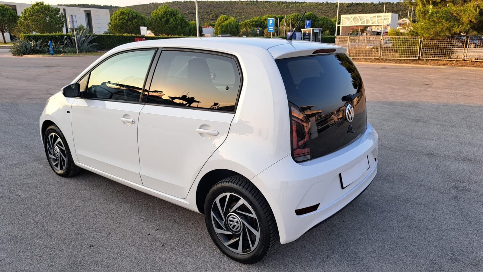 VW Up! 1,0 *JOIN* 2018god, 55kw, 5 vrata, Oprema,, fotografija 8