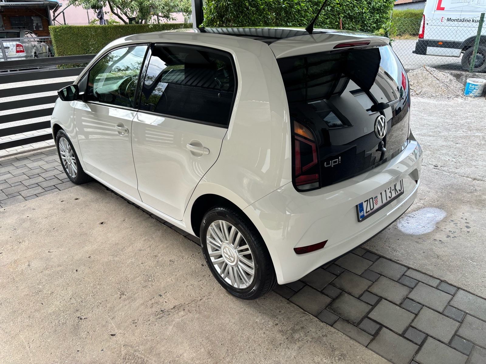 VW Up! 1,0 TSI-1.vl KUPLJEN U HR !!!, fotografija 2
