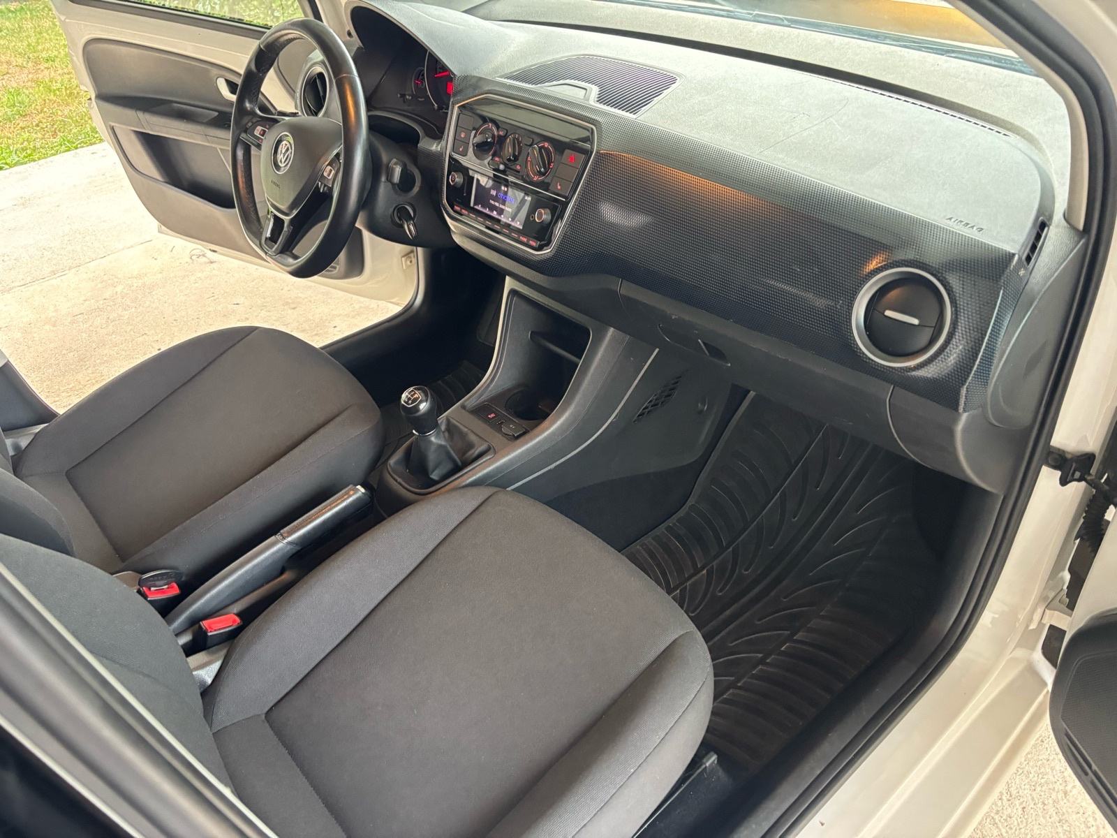 VW Up! 1,0 TSI-1.vl KUPLJEN U HR !!!, fotografija 7
