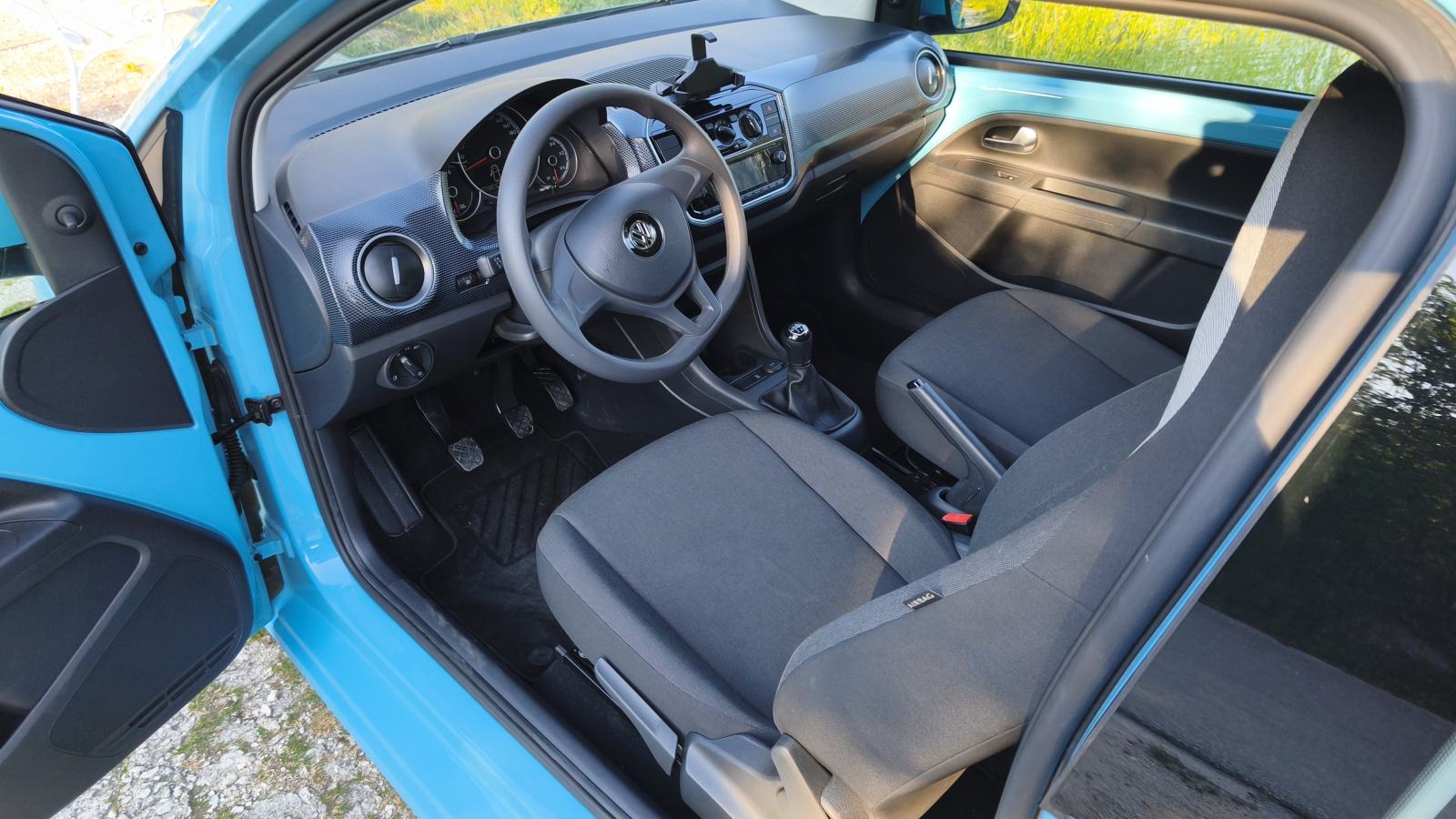 VW Up! 1,0 registriran 04. / 2027., 9053 km, klima, perfektno stanje, fotografija 11