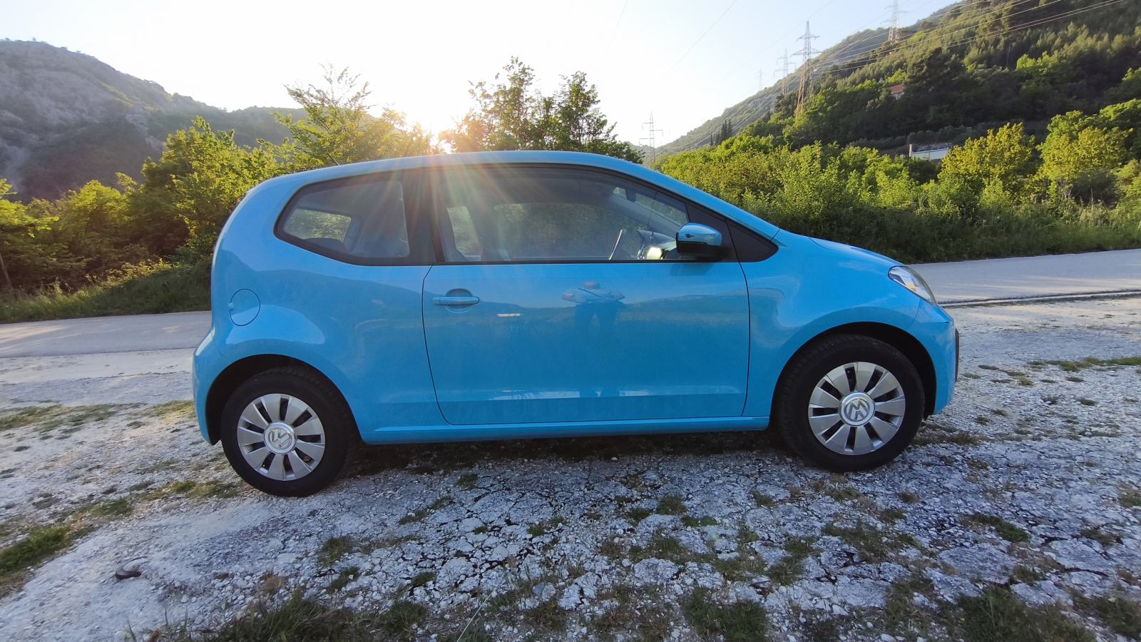 VW Up! 1,0 registriran 04. / 2027., 9053 km, klima, perfektno stanje, fotografija 4