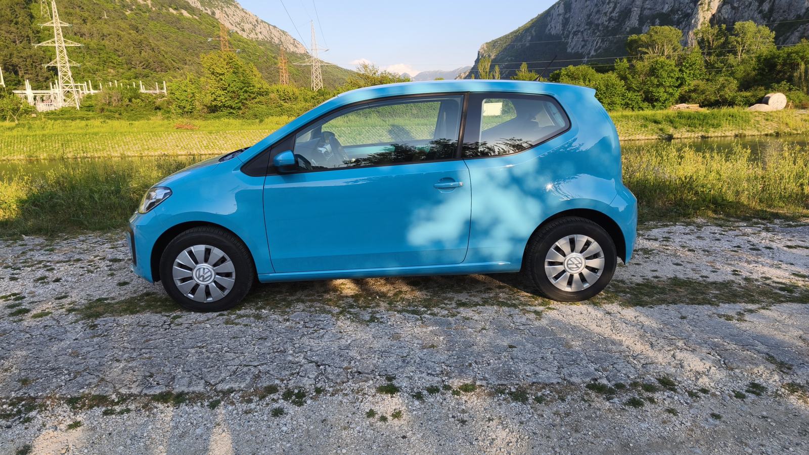 VW Up! 1,0 registriran 04. / 2027., 9053 km, klima, perfektno stanje, fotografija 8