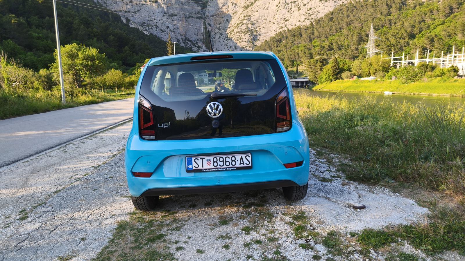 VW Up! 1,0 registriran 04. / 2027., 9053 km, klima, perfektno stanje, fotografija 6