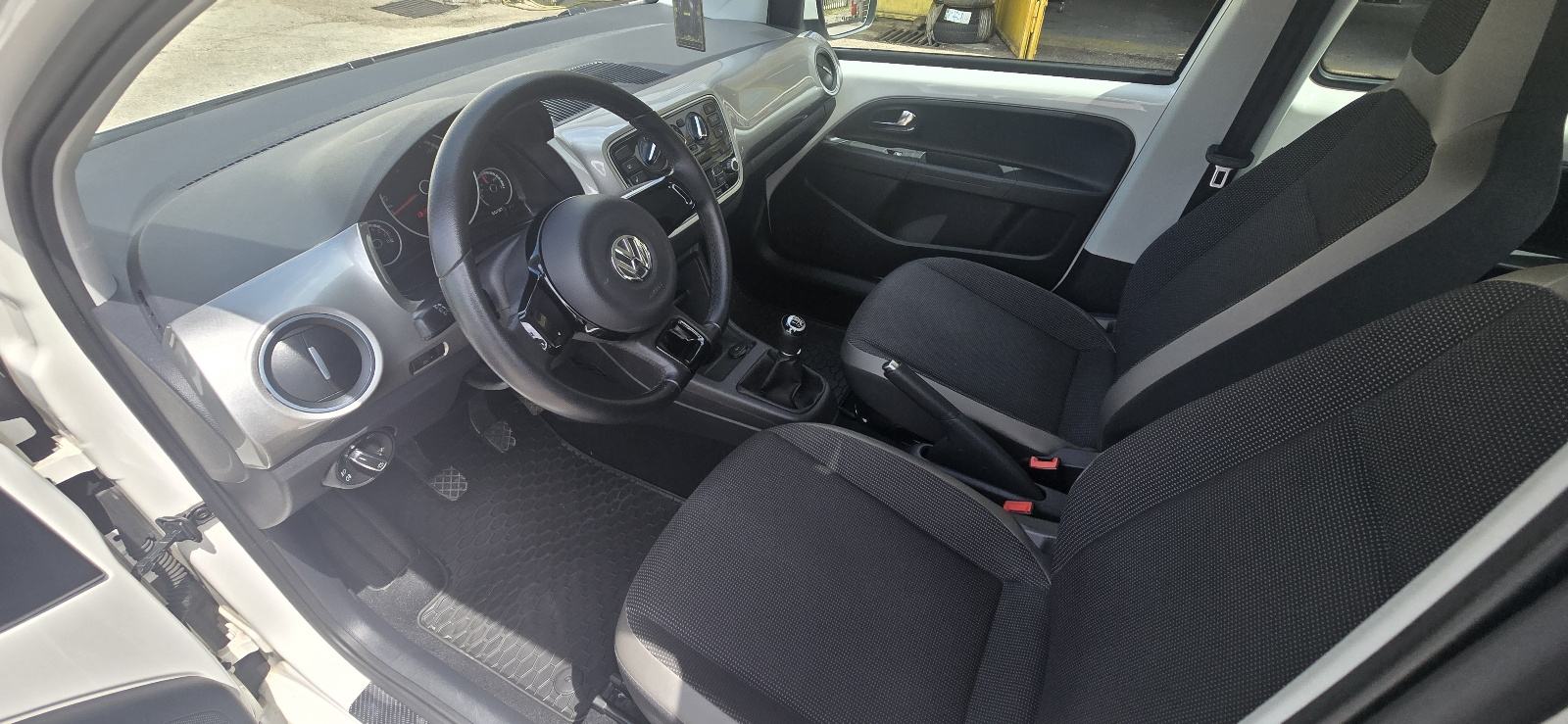 VW Up! 1,0 up!, 2013.g, 120tkm, 60ks, Klima, Alu, fotografija 10