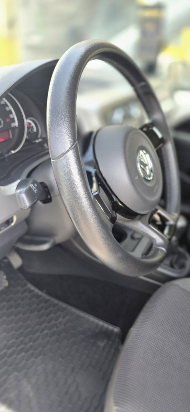 VW Up! 1,0 up!, 2013.g, 120tkm, 60ks, Klima, Alu, fotografija 13