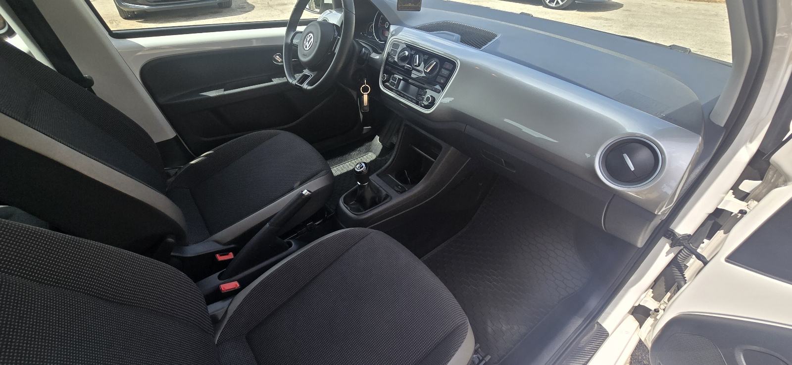 VW Up! 1,0 up!, 2013.g, 120tkm, 60ks, Klima, Alu, fotografija 17