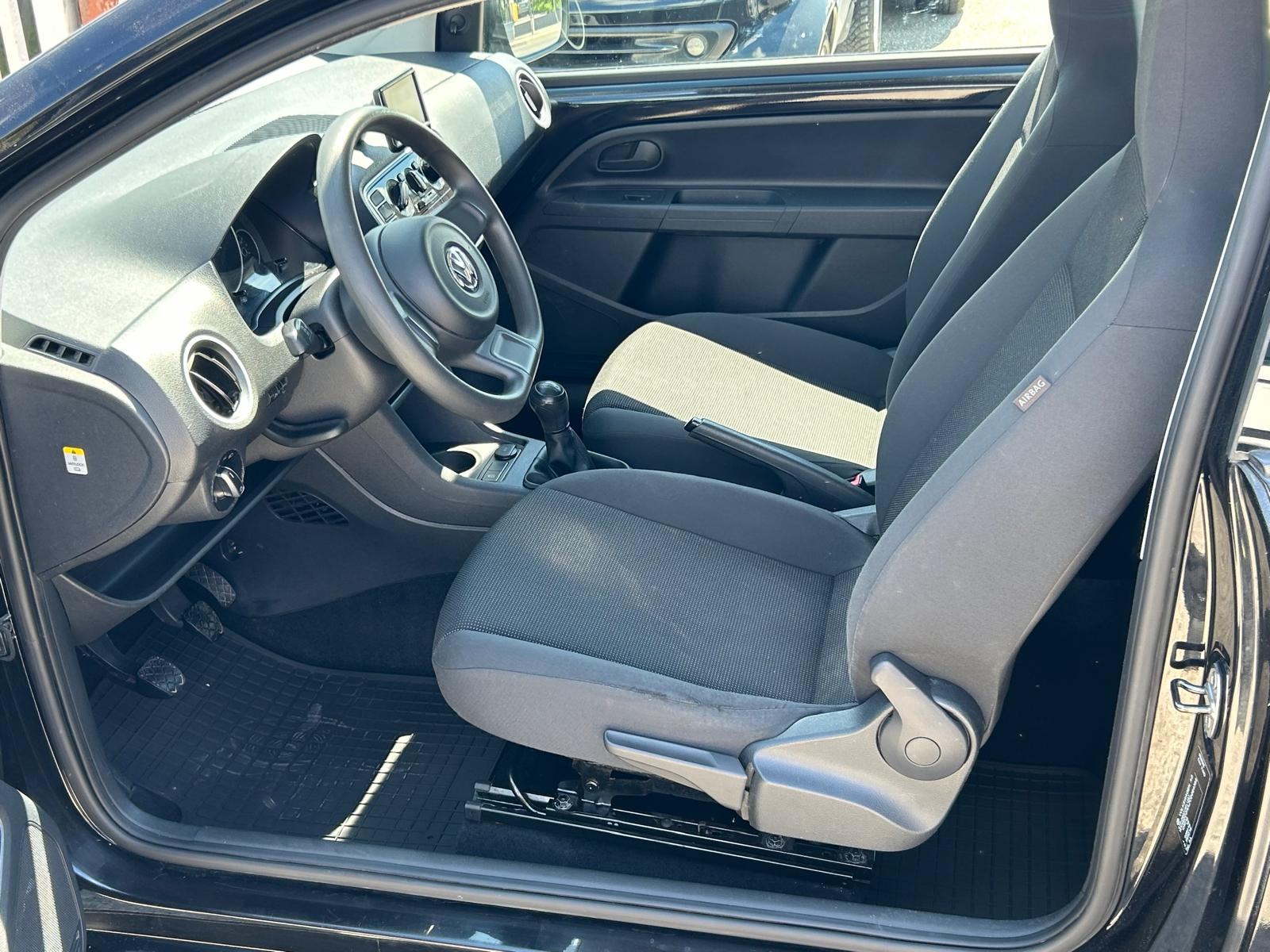 VW Up! 1,0 up!, klima, 112.000km., fotografija 12