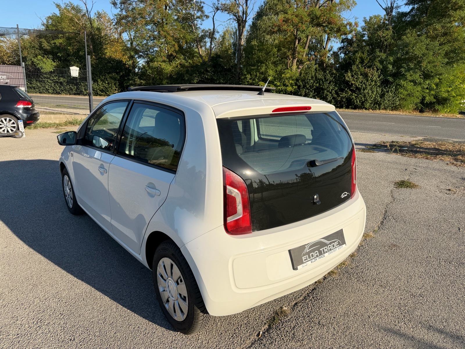 VW Up! 1,0 up! #TOP STANJE #SERVISNA #PANORAMA, fotografija 6