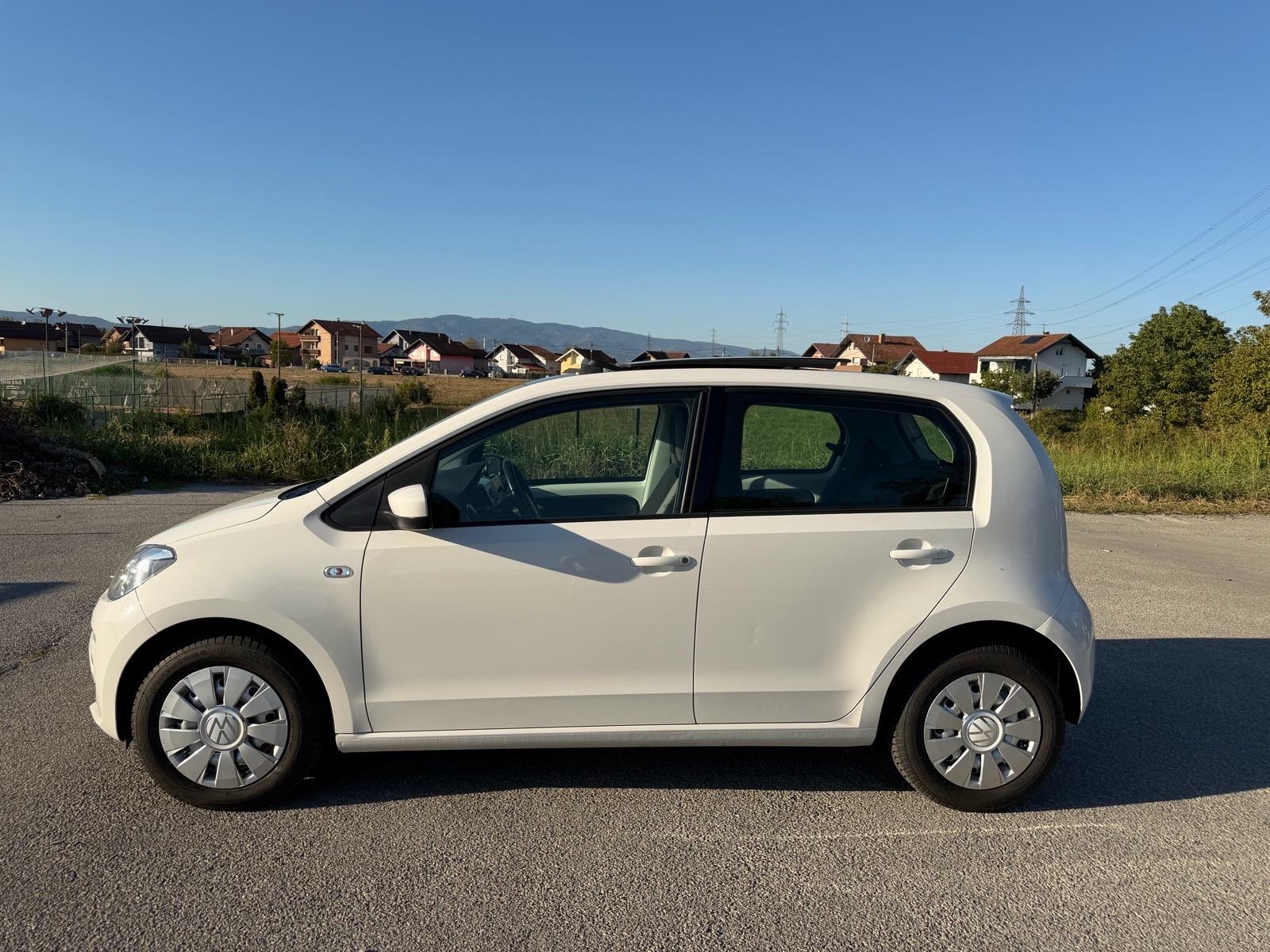VW Up! 1,0 up! #TOP STANJE #SERVISNA #PANORAMA, fotografija 8