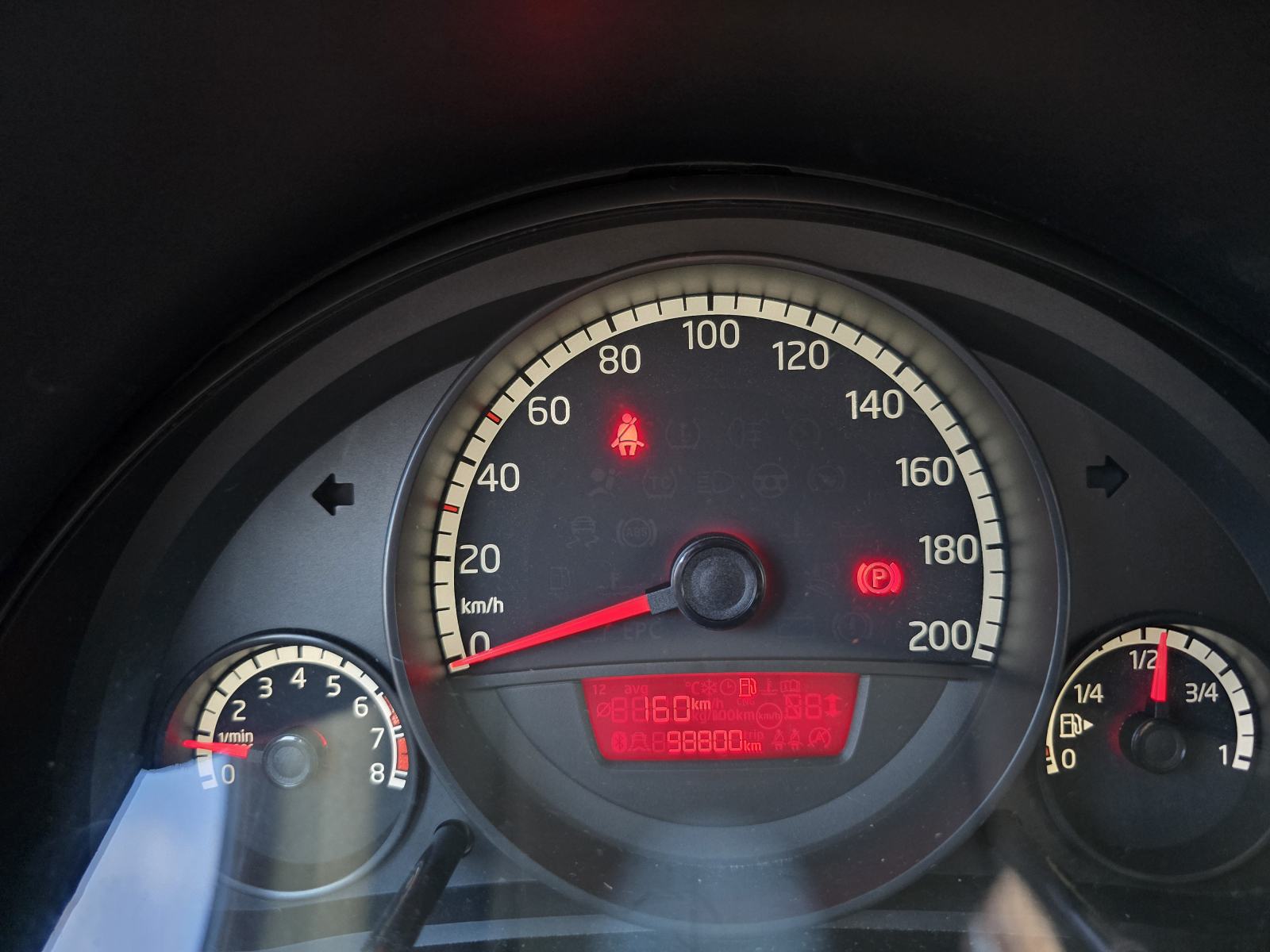 VW UP 1.0i * 98 000 KM * KLIMA * ODLIČNO STANJE * 4300€ *, fotografija 12