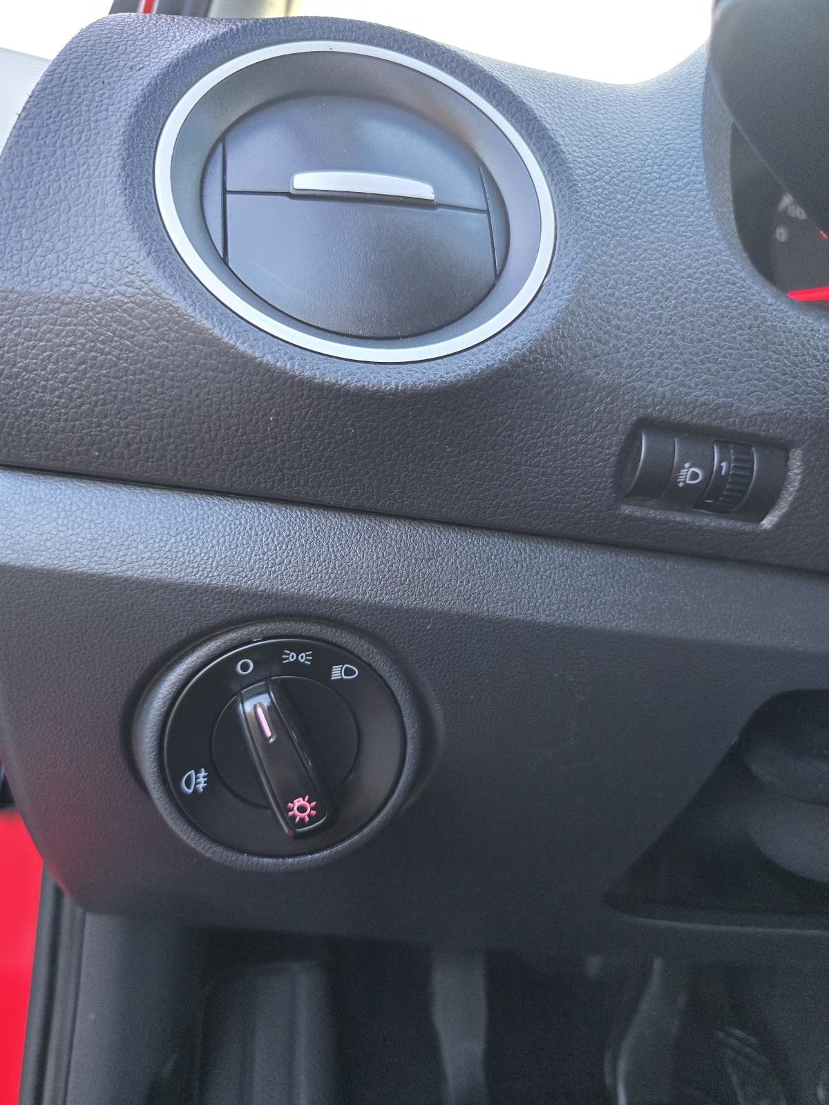 VW UP 1.0i * 98 000 KM * KLIMA * ODLIČNO STANJE * 4300€ *, fotografija 19