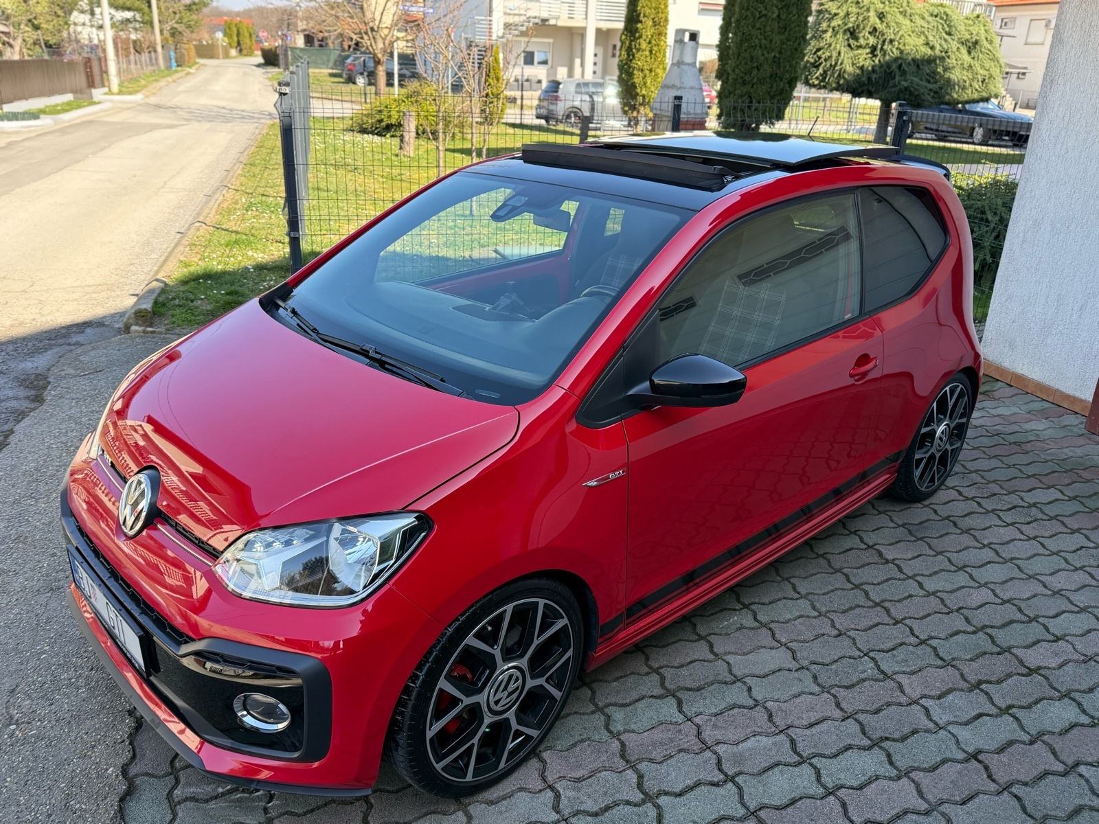 VW Up! GTI 1,0 TSI Beats Panorama APR, fotografija 4