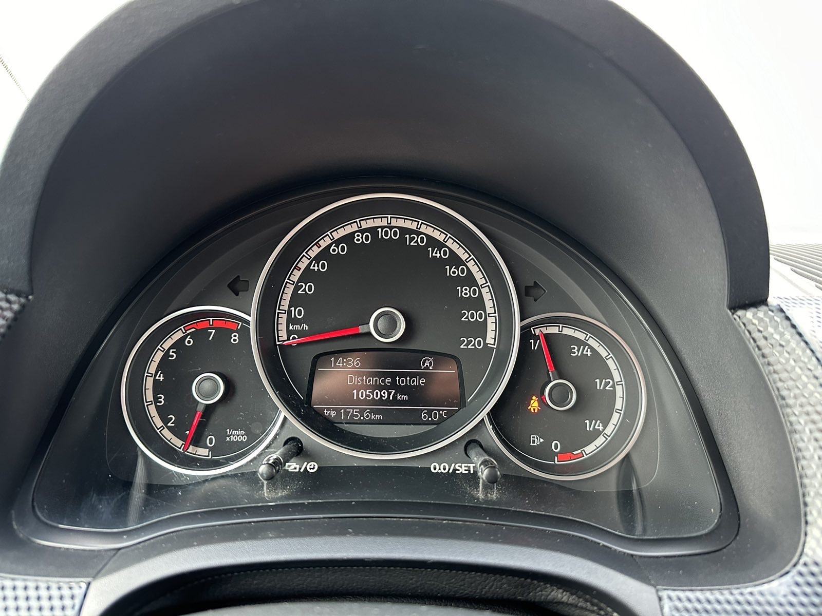 VW Up! Move up! 1,0 (REG:01/27, LED, KLIMA, KAMERA, SERVISNA…), fotografija 17
