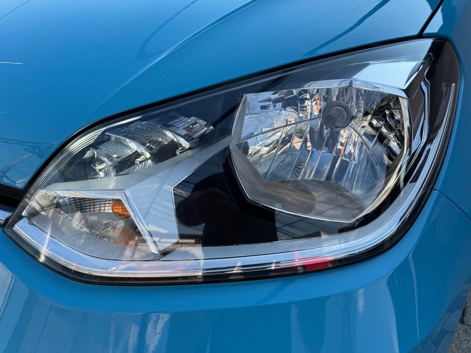 VW Up! Move up! 1,0 (REG:01/27, LED, KLIMA, KAMERA, SERVISNA…), fotografija 9