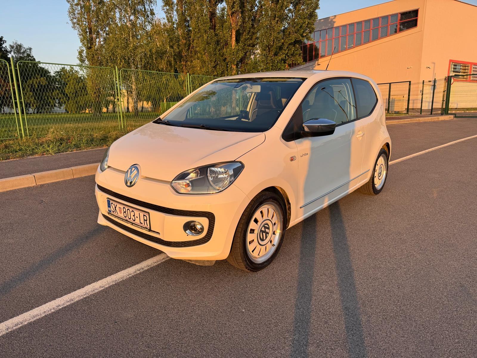 VW Up! WHITE, 103 tkm, SERVISNA POVIJEST, fotografija 2