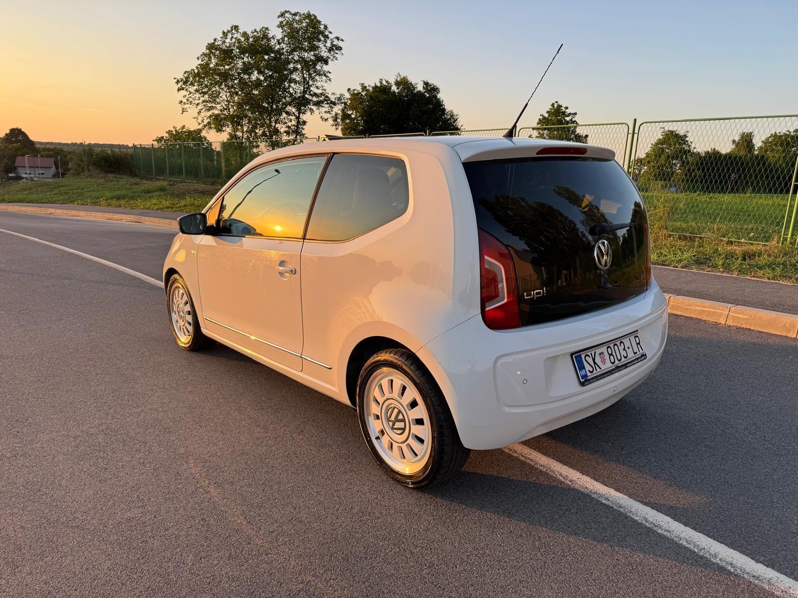 VW Up! WHITE, 103 tkm, SERVISNA POVIJEST, fotografija 4