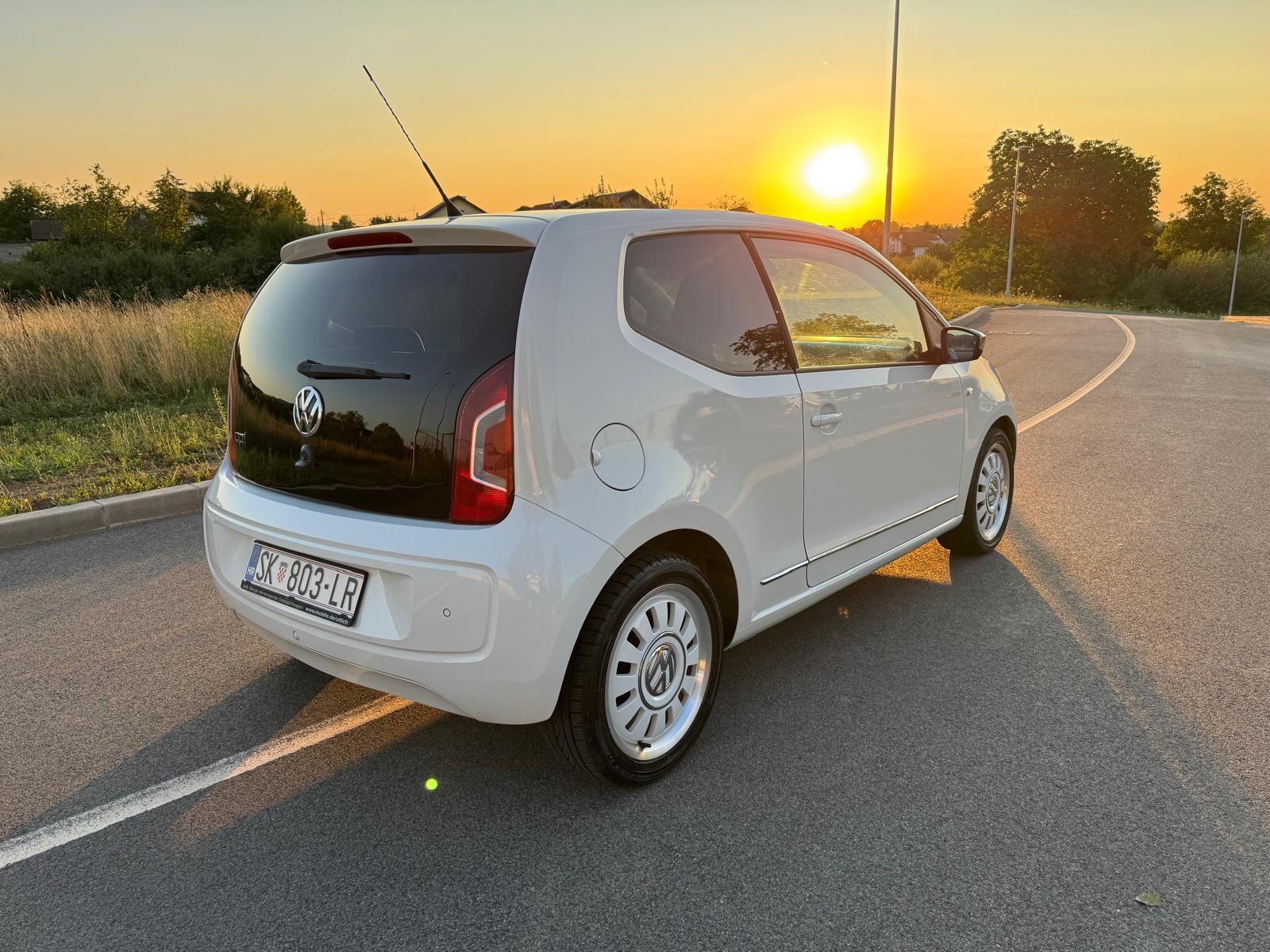 VW Up! WHITE, 103 tkm, SERVISNA POVIJEST, fotografija 3