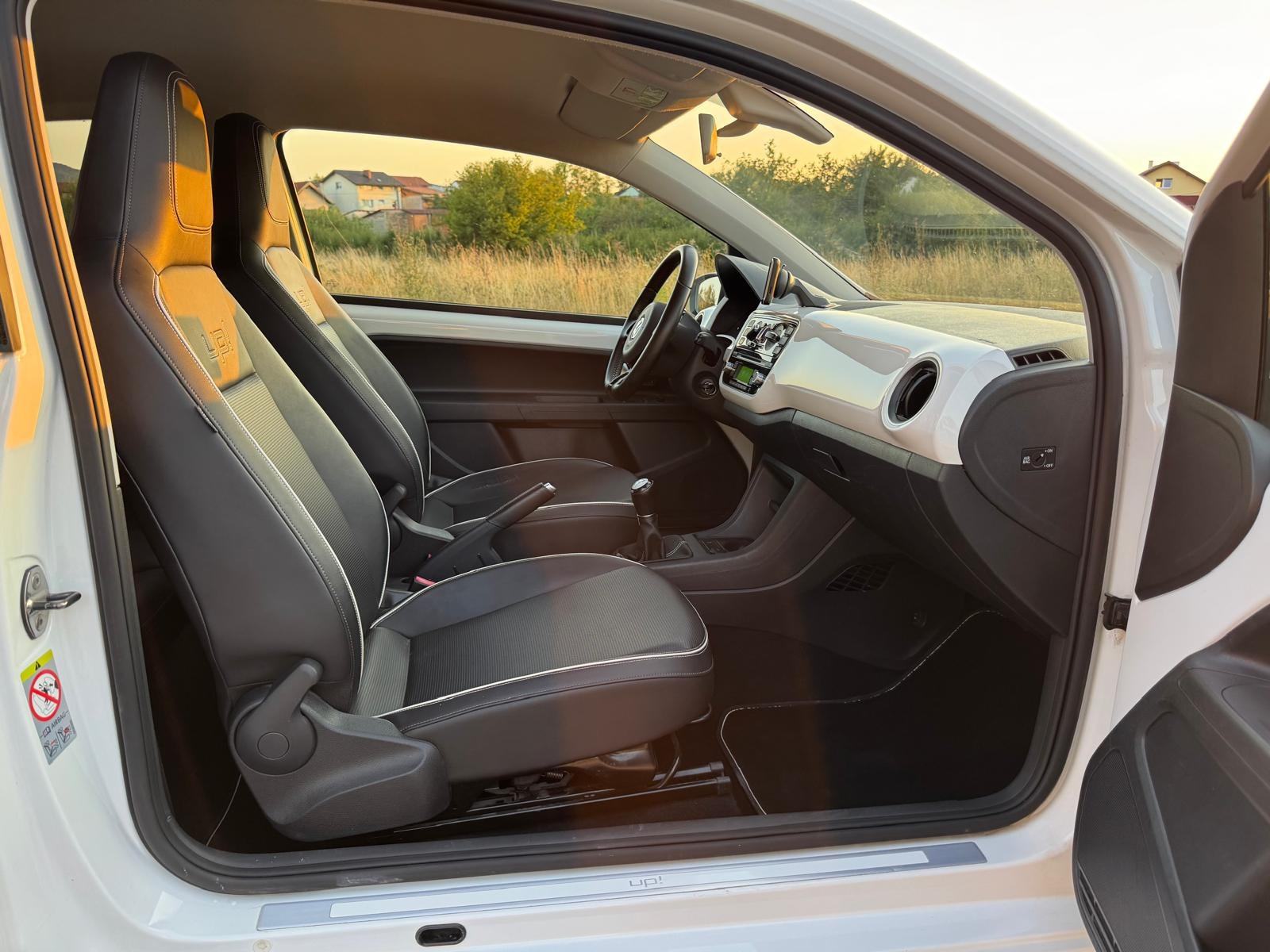 VW Up! WHITE, 103 tkm, SERVISNA POVIJEST, fotografija 15