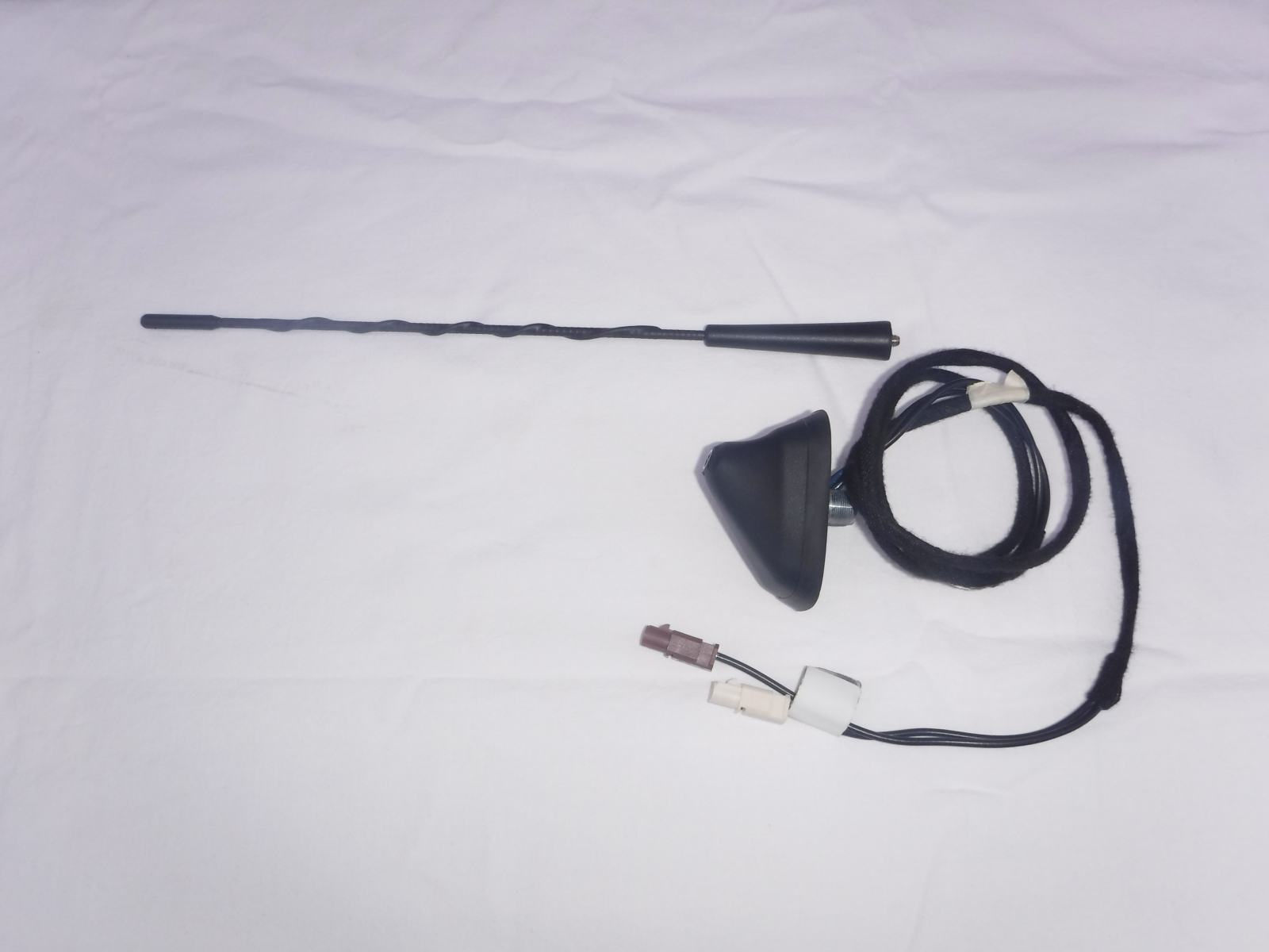 ANTENA ZA RADIO AUTO DACIA DUSTER