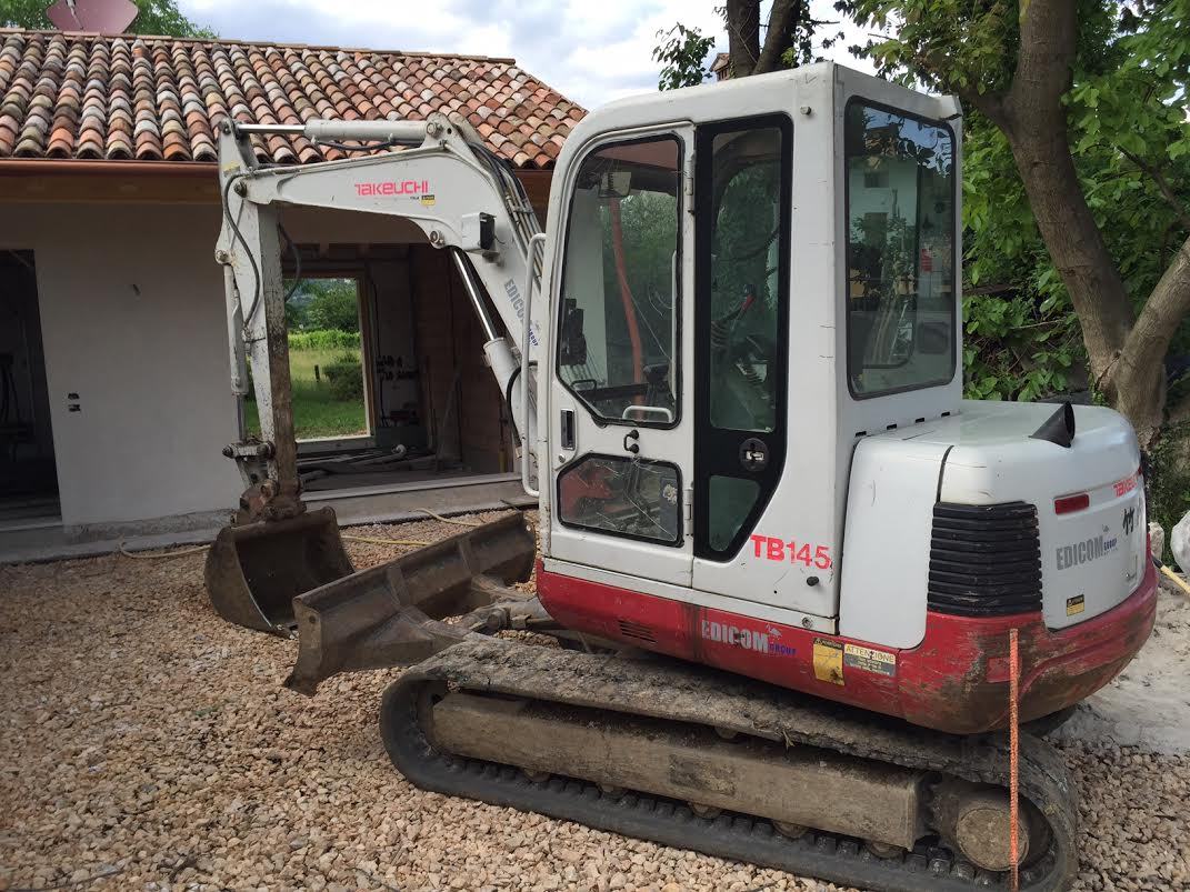 Tb145 TAKEUCHI TB 145