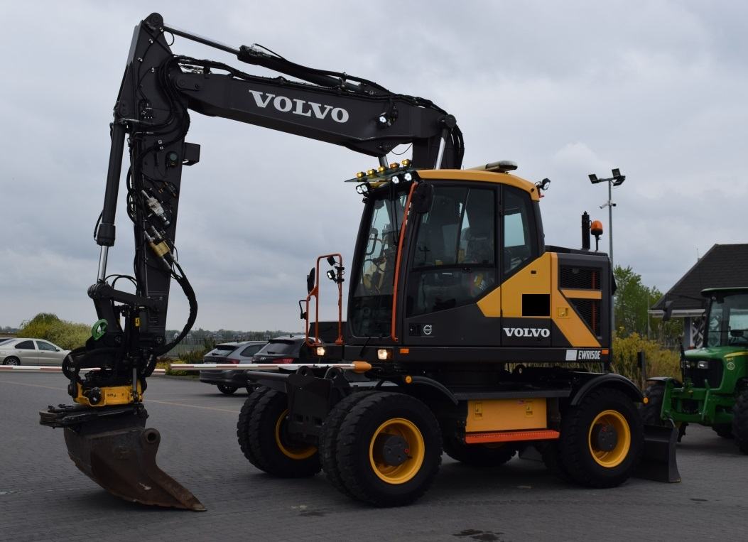 Pelle à Pneu Volvo EWR 150E - De Tourris