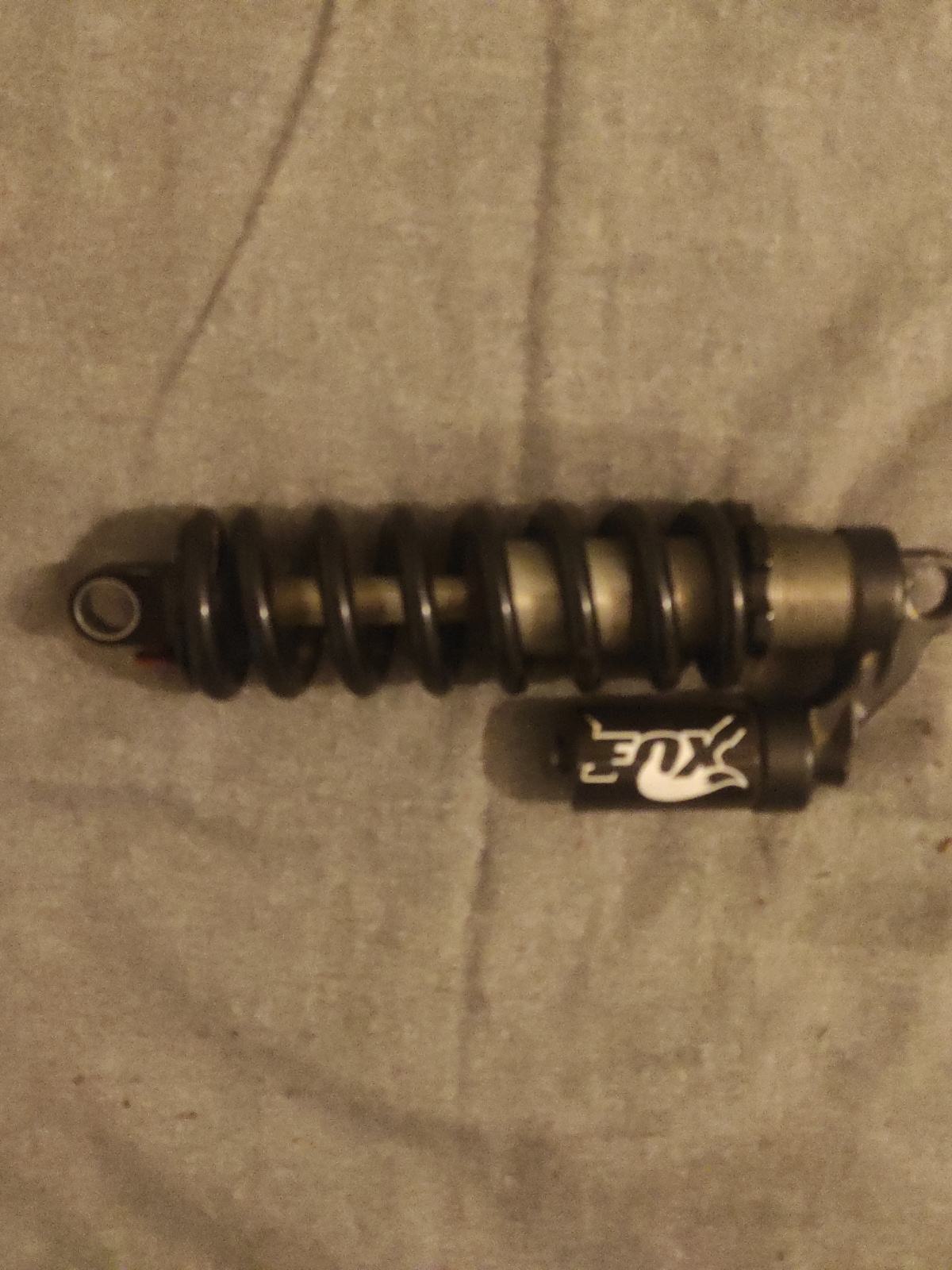 Vând shock fox dhx 5.0 air Targoviste