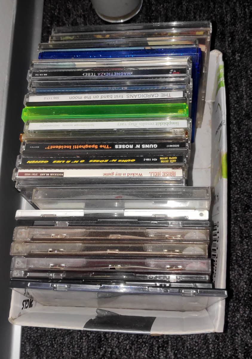 Glazbeni cd-i / Audio cd / lot od 19 komada - razno