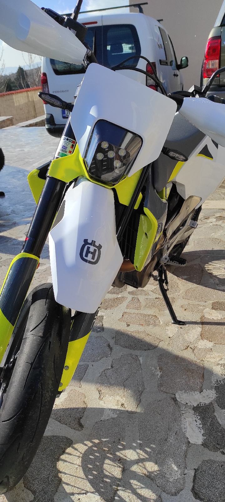 Poignées Guidon Husqvarna 701 Supermoto 2016+ - Noir/Blanc Ouvert - Référence 27002021000
