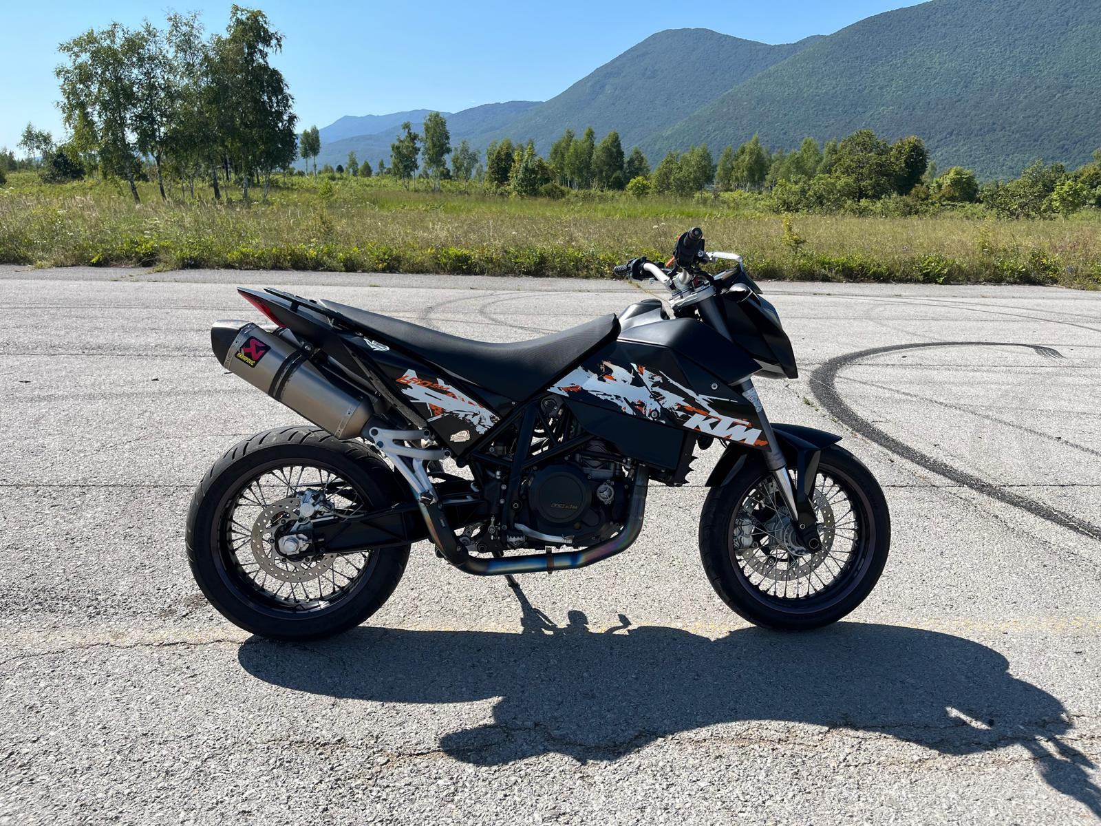 Felgenrandaufkleber Für KTM 690 SM – GP Race Design, UV-beständig, Vorgekrümmt, Inkl. Klebeanleitung