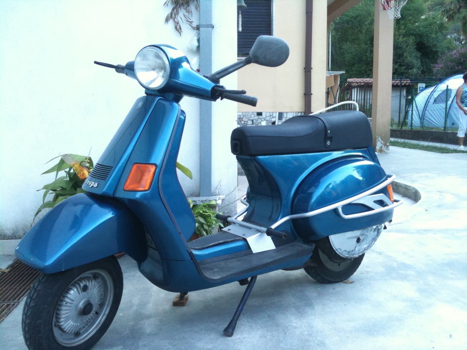 Motorcycles Vespa Piaggio Cosa 200 Vespa Cosa Lx200 Vespa Lx 200 - Main Image