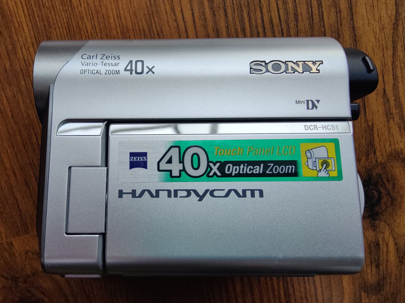 Fuente De Alimentación Vhbw 8.4V/1.5A Para Sony Handycam DCR-HC51E, HC53E, HC62, HC65, HC85 - Cable 2m Para Grabación Continua