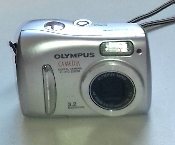 Appareil photo vintage Olympus Camedia Digital Camerz c-370 Zoom