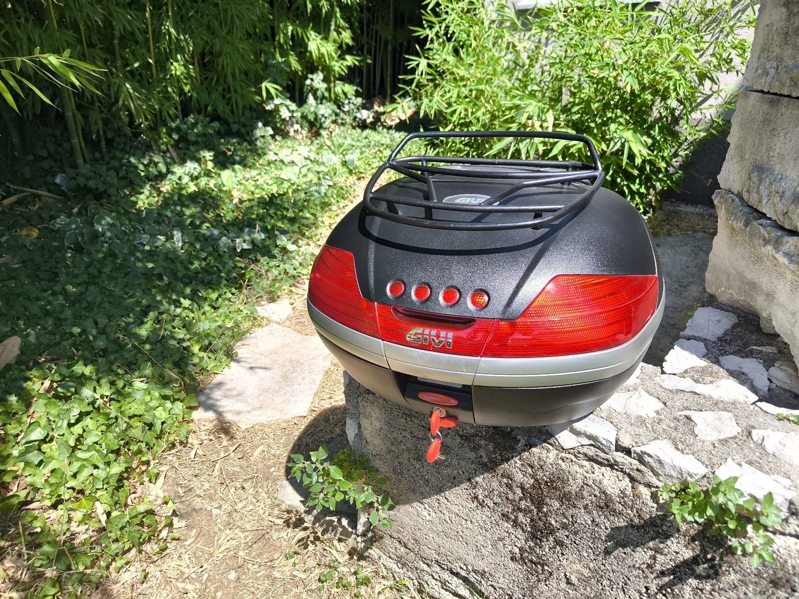 Givi V46 Tech Monokey 46L Topbox Black - View #9