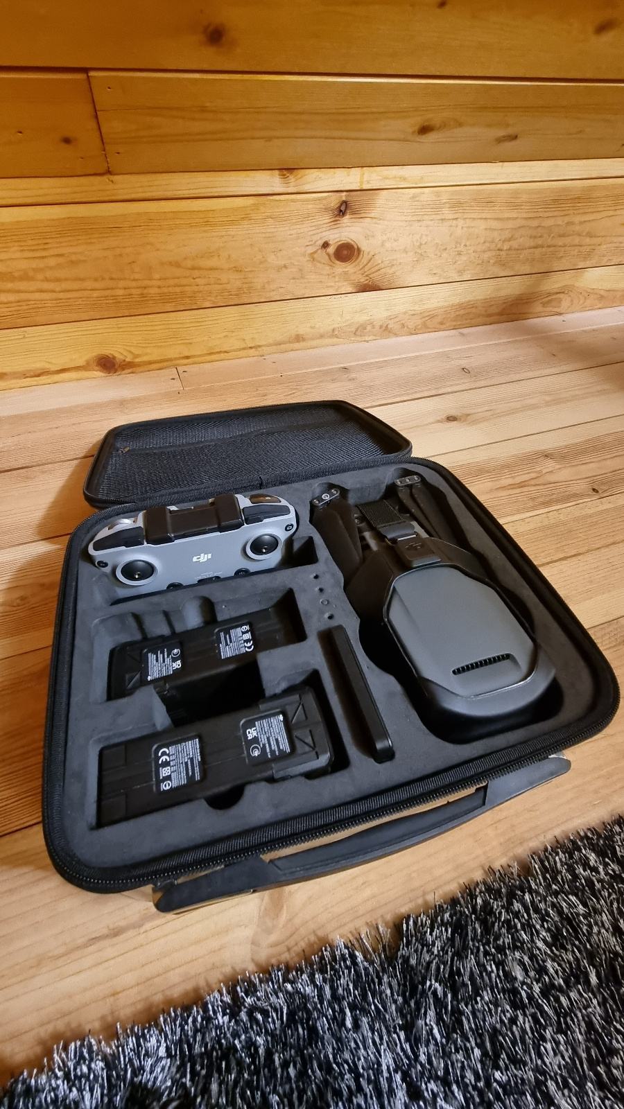 Dron DJI Mavic 3 Fly More Combo