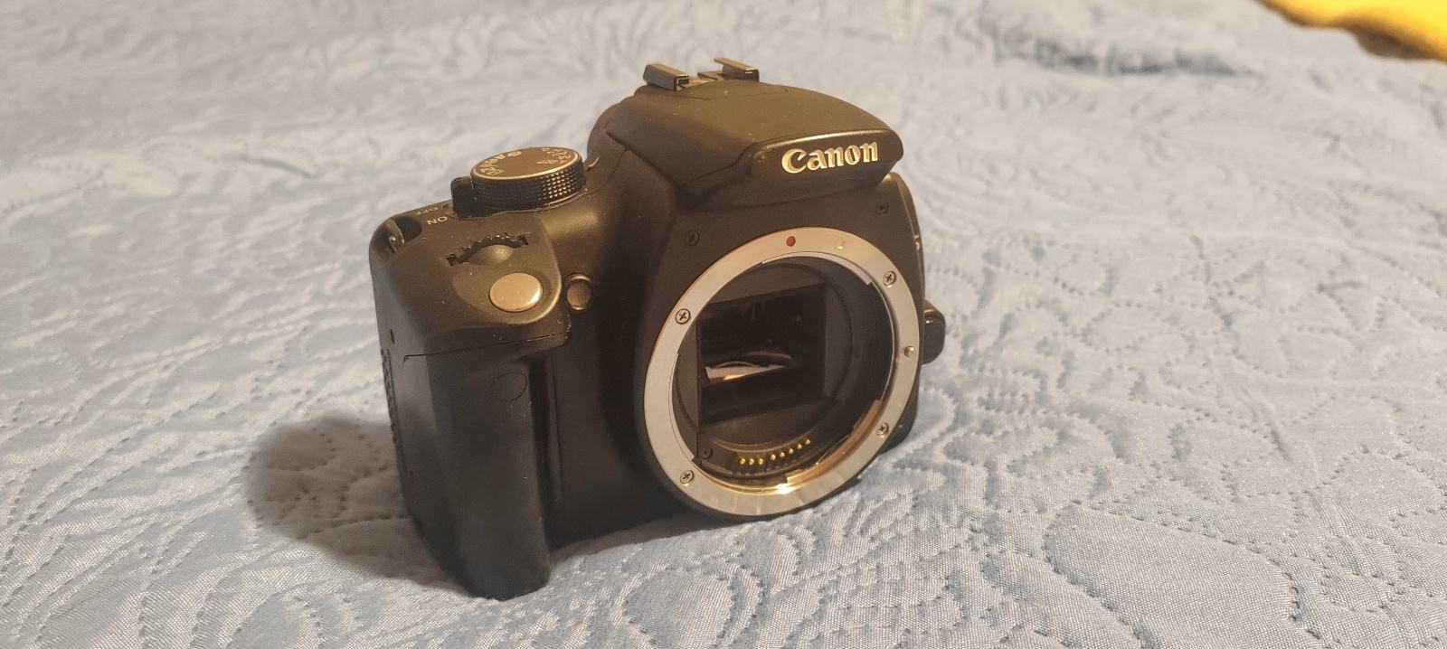 Canon EOS 350D – Reflex Numérique Noir – Boîtier Argentique Vintage Années 2000