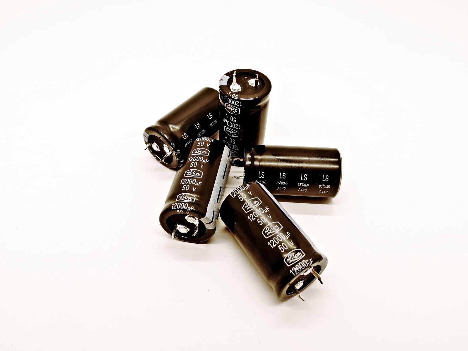 Elko Kondensator 5x radial 82µF 400V | Elektrolytkondensator bis zu 105°C | 82uF Electrolytic Capacitor from Nichicon