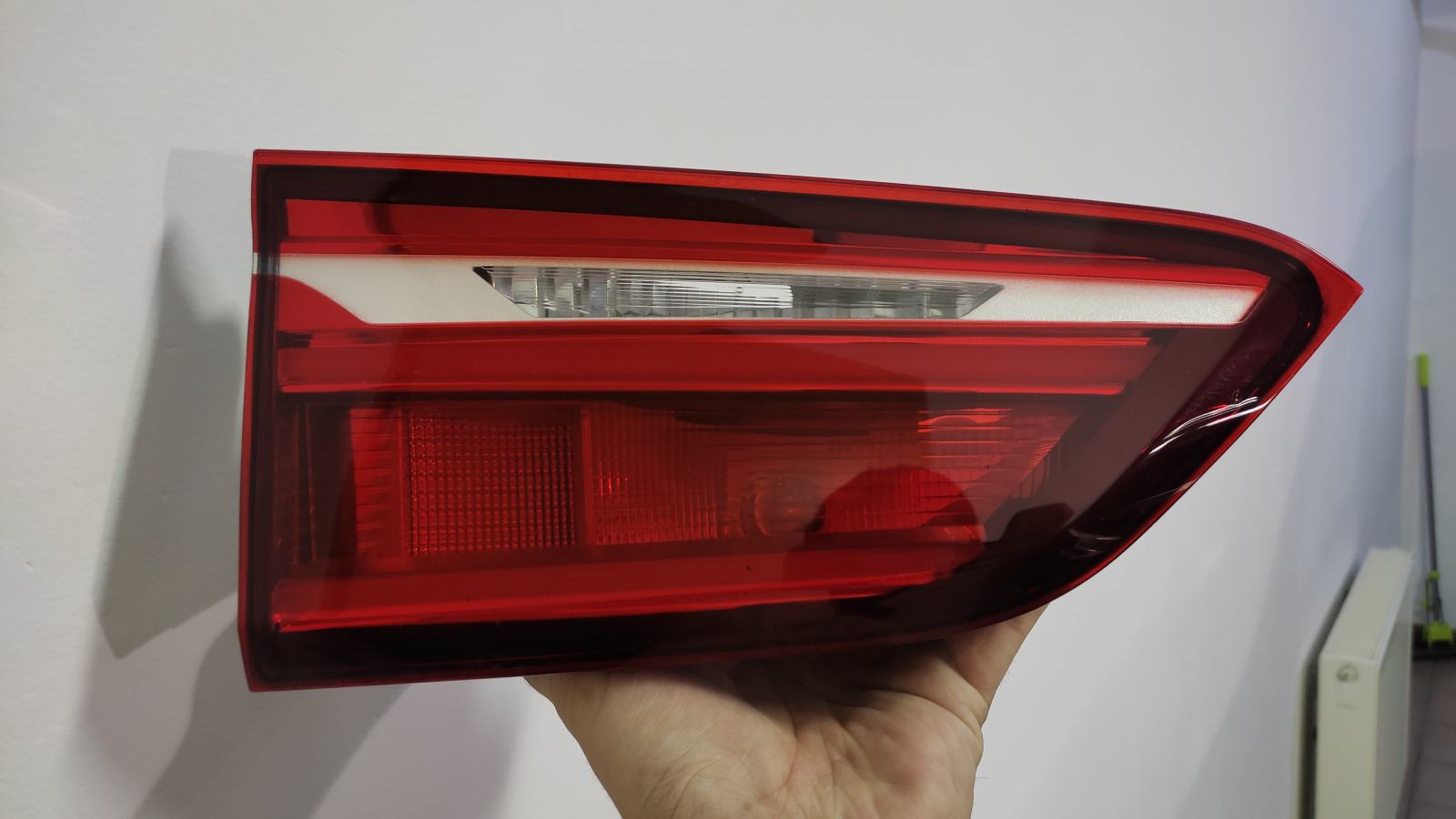 BMW X1 F48 stražnje lijevo svijetlo prtljažnika HIGH