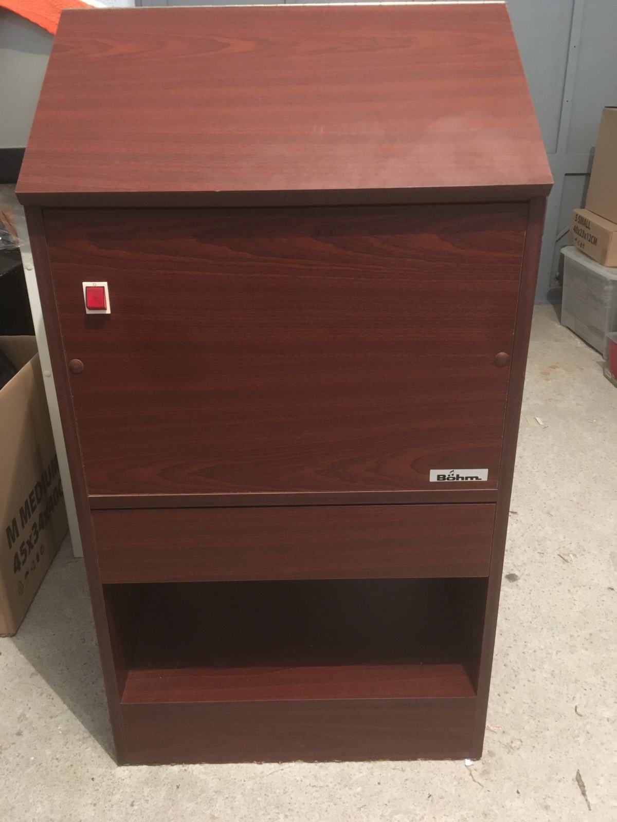 BÖHM Strujni ormaric (rack mount, ladica)